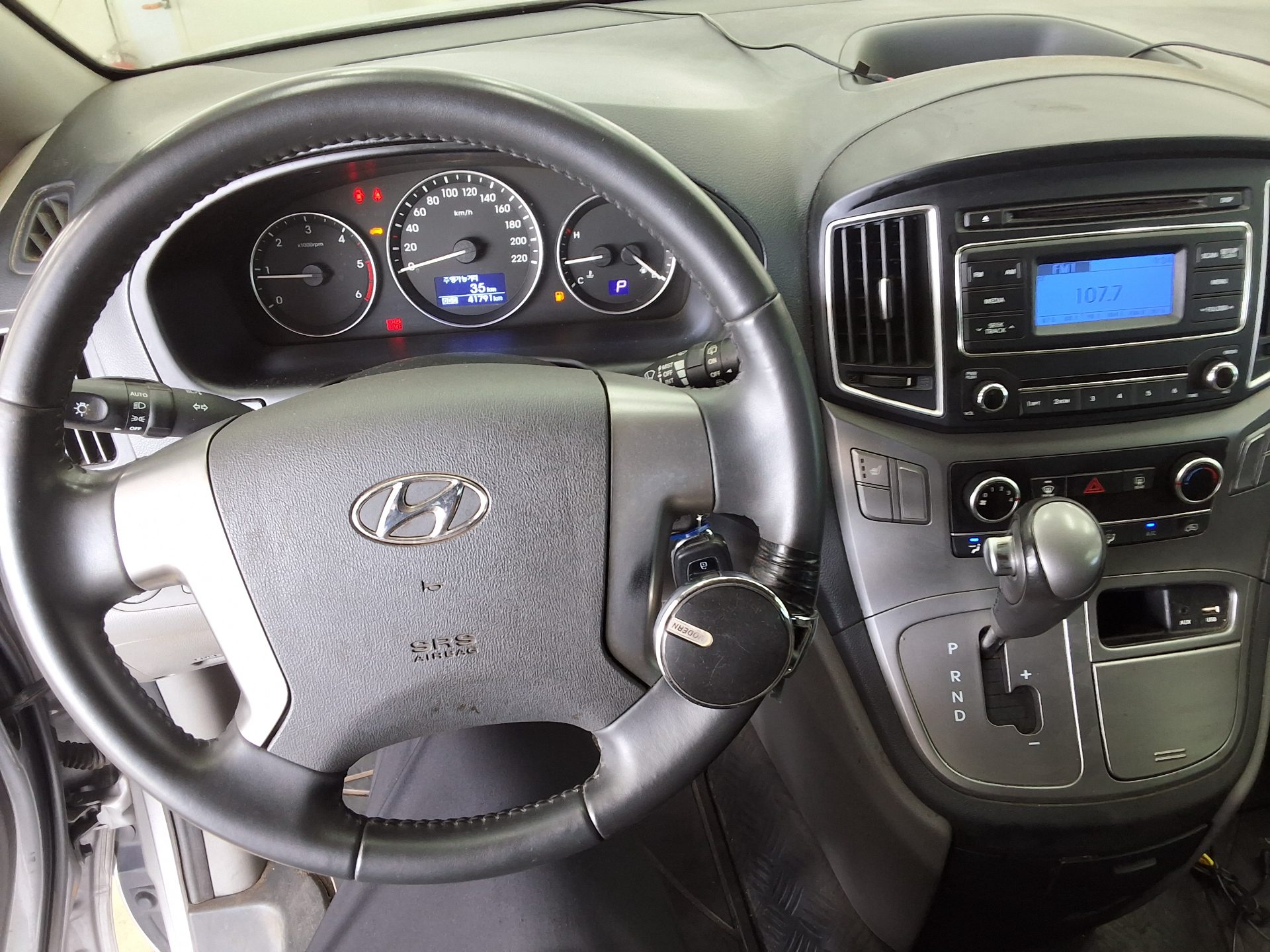 هيونداي الجديد جراند ستاركس 3 Seater ديزل فان سمارت 2021 VAN SMART
