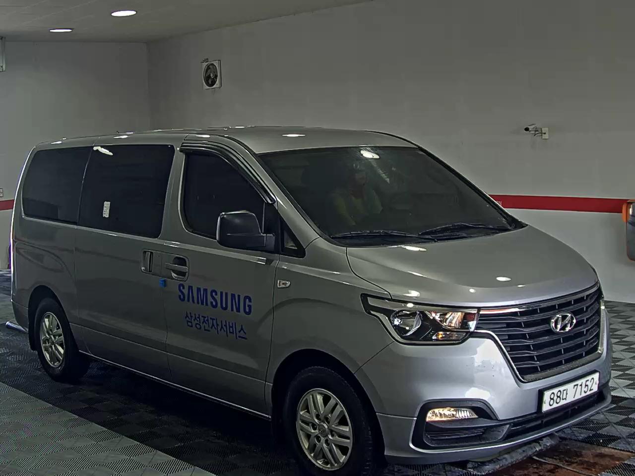 هيونداي الجديد جراند ستاركس 3 Seater ديزل فان سمارت 2021 VAN SMART