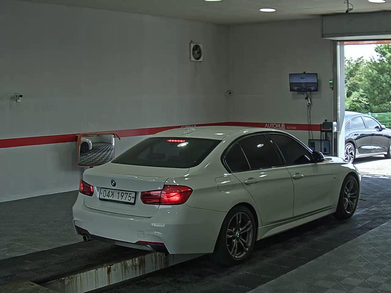 بي إم دبليو 3 Series (6Th Gen) 320I M Sport 2017 SPORT