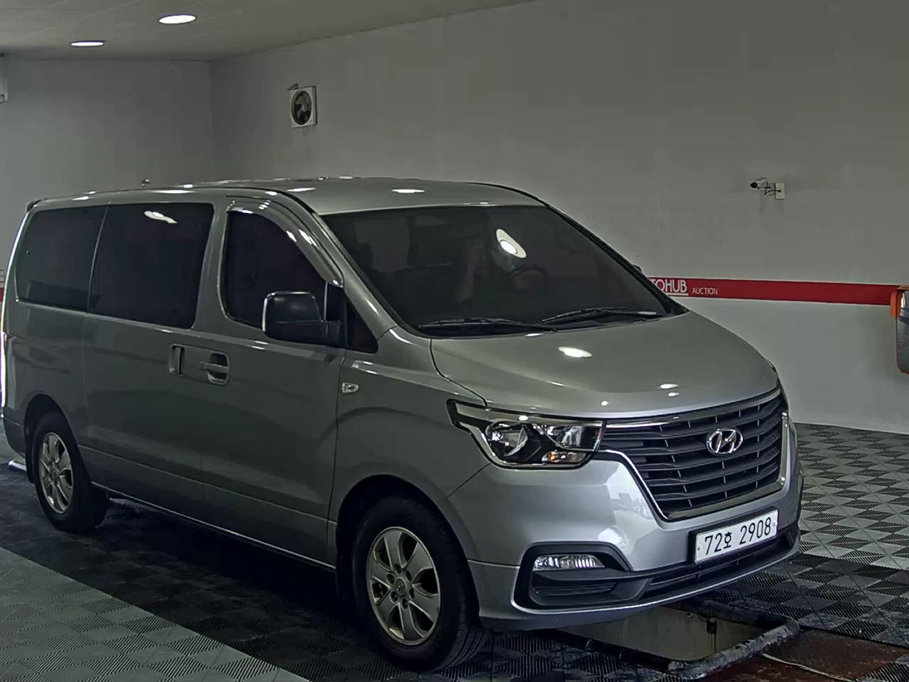 هيونداي الجديد جراند ستاركس 12 Seater ديزل دفع رباعي مودرن 2019 MODERN