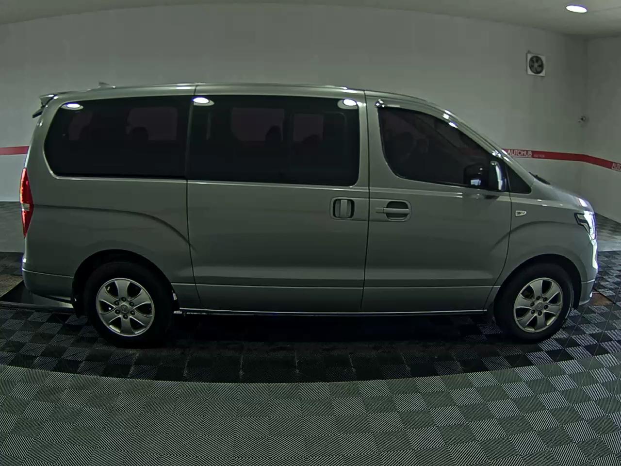 هيونداي الجديد جراند ستاركس 12 Seater ديزل دفع رباعي مودرن 2019 MODERN
