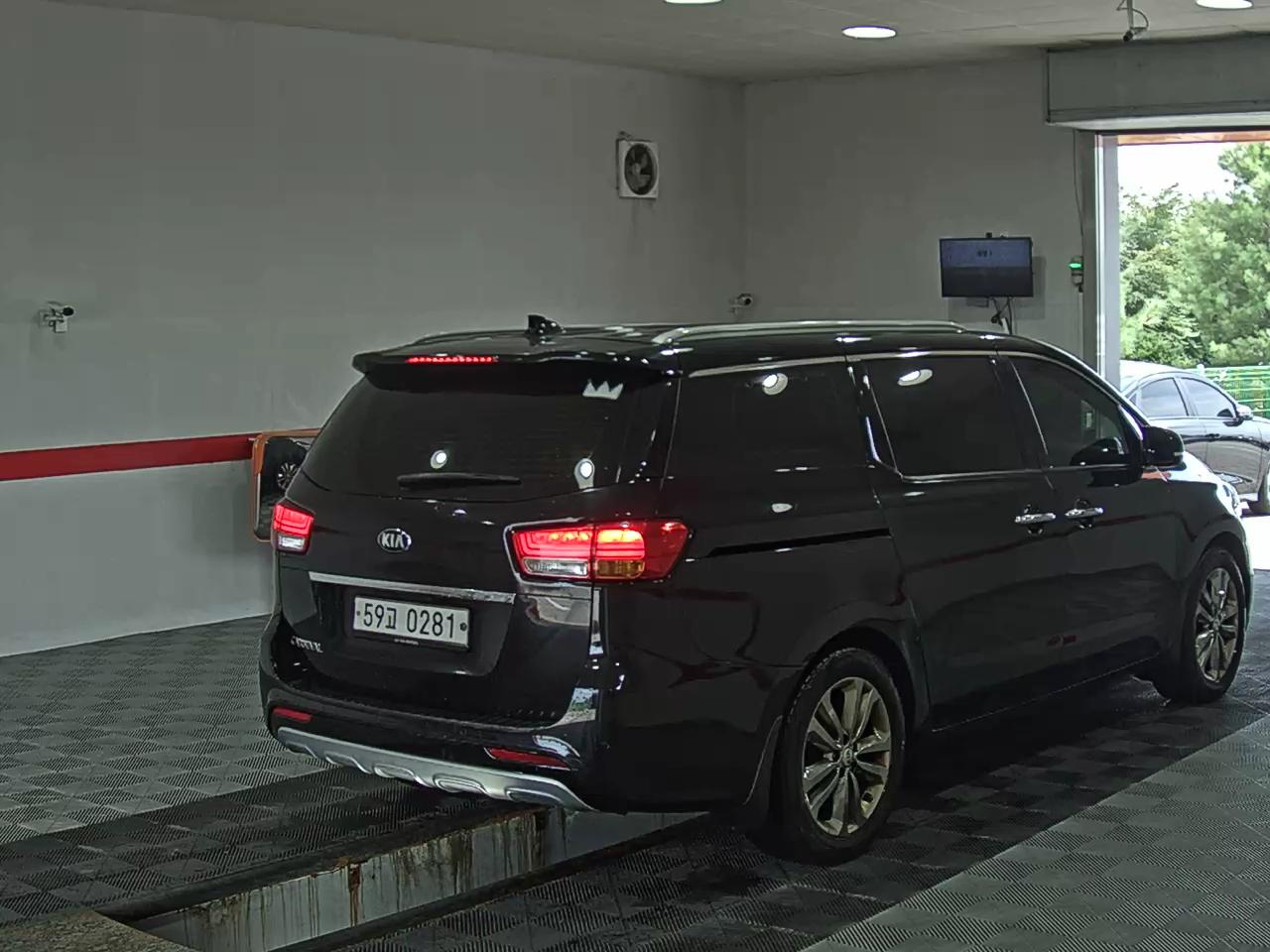 2017 - kia carnival