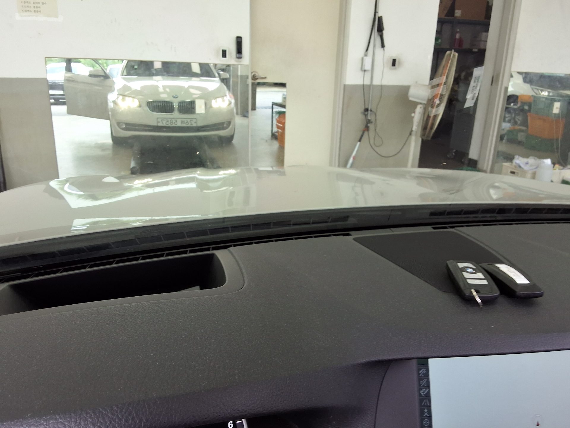 بي إم دبليو 5 Series (6Th Gen) 528I 2012 528i