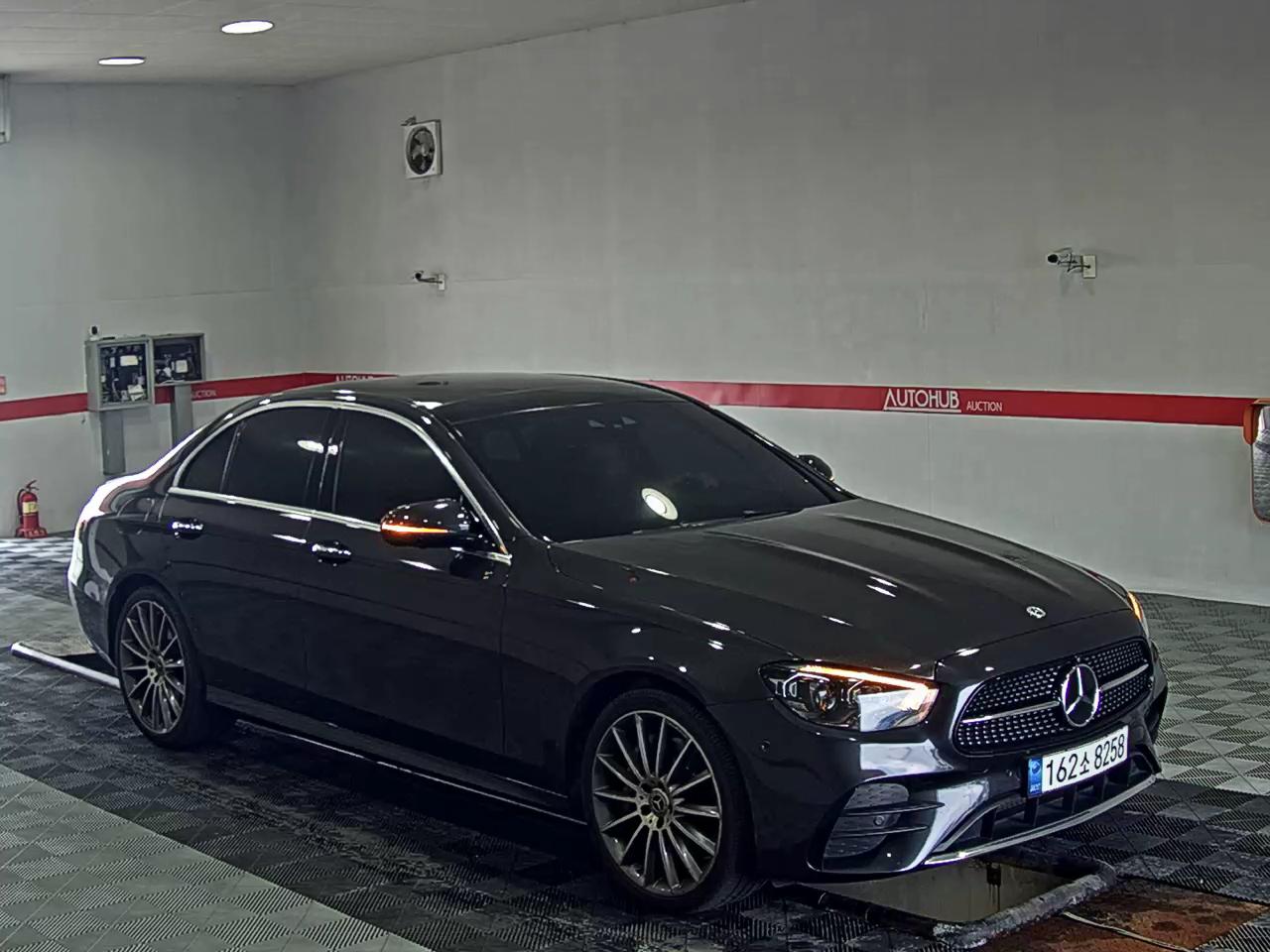 مرسيدس بنز E Class (5Th Gen) E350 فورماتيك AMG Line 2022 4MATIC LINE