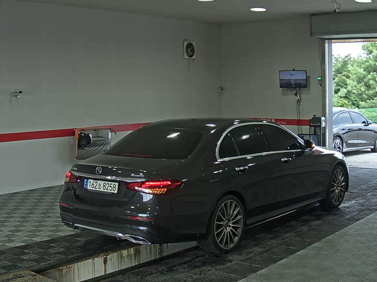 مرسيدس بنز E Class (5Th Gen) E350 فورماتيك AMG Line 2022 4MATIC LINE