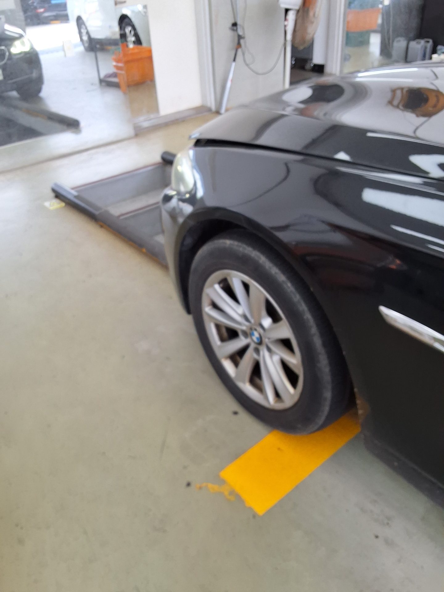 بي إم دبليو 5 Series (6Th Gen) 525D إكس درايف 2013 525d