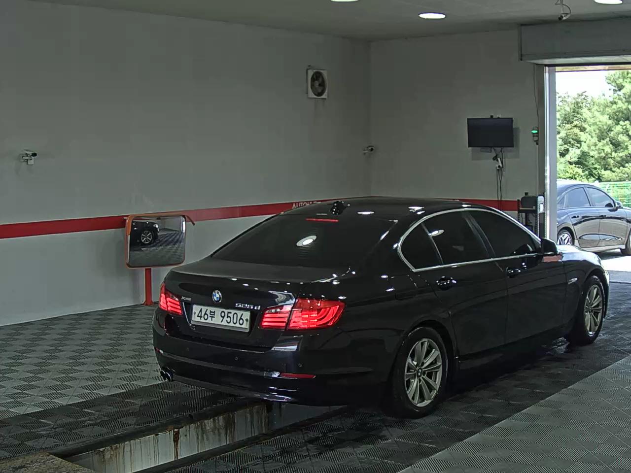 بي إم دبليو 5 Series (6Th Gen) 525D إكس درايف 2013 525d
