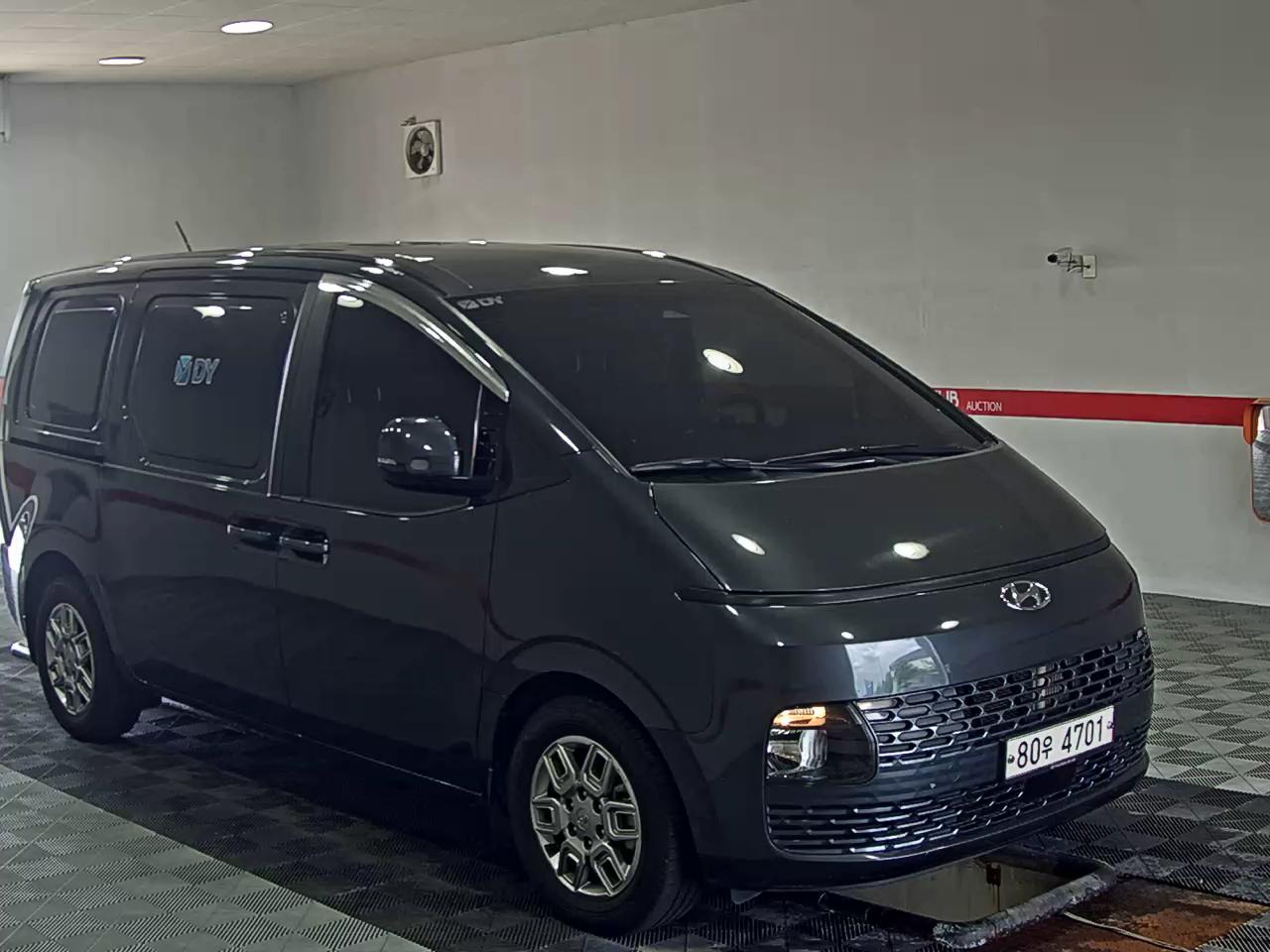2022 - hyundai staria