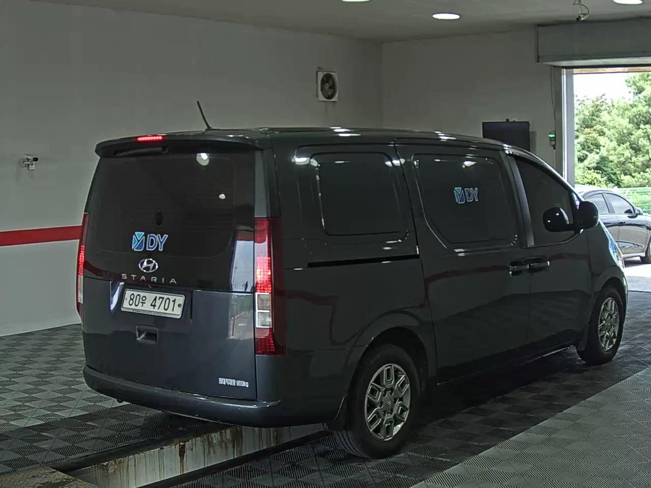 2022 - hyundai staria