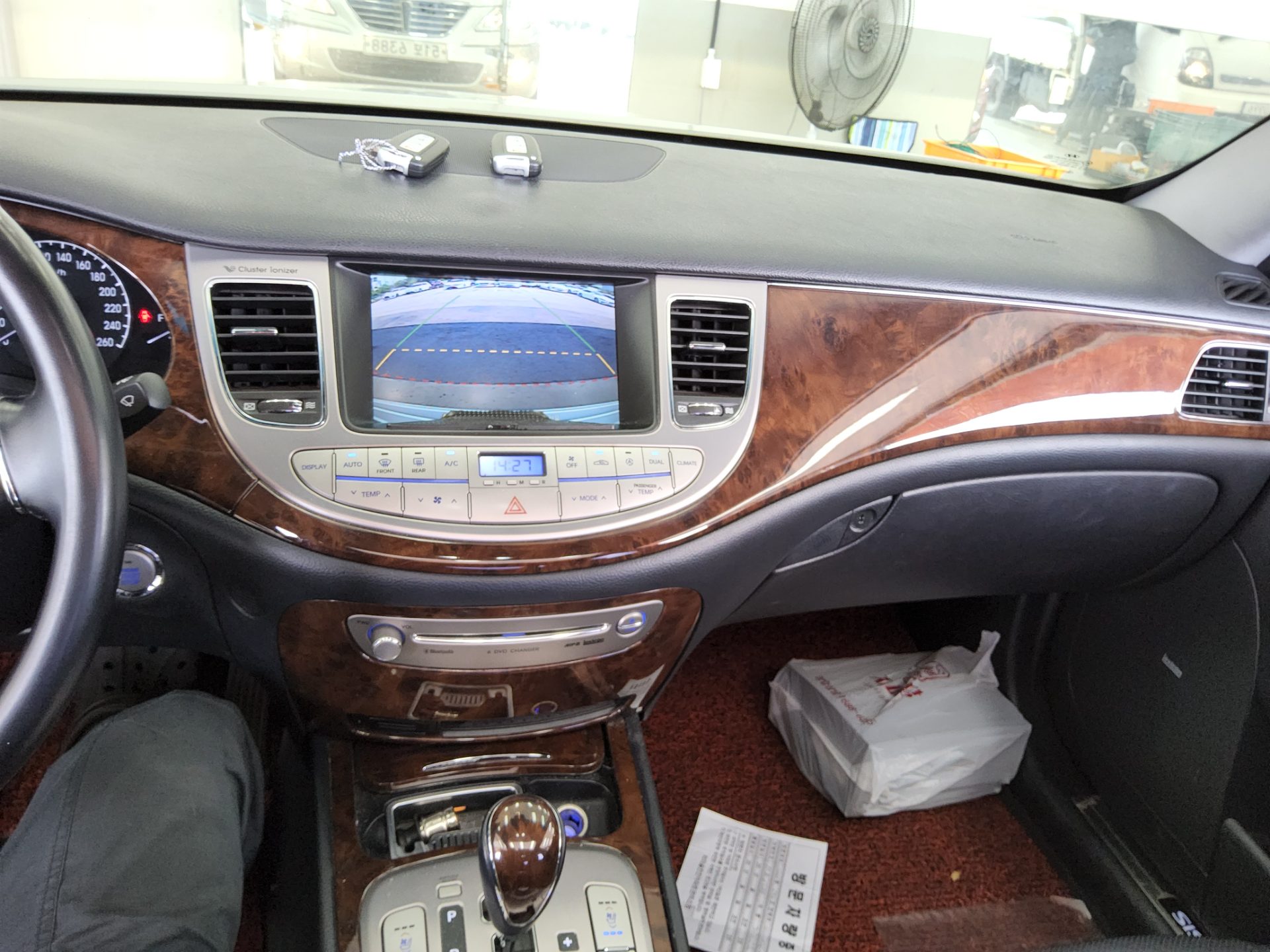 هيونداي جينيسيس Bh 380 Royal 2009