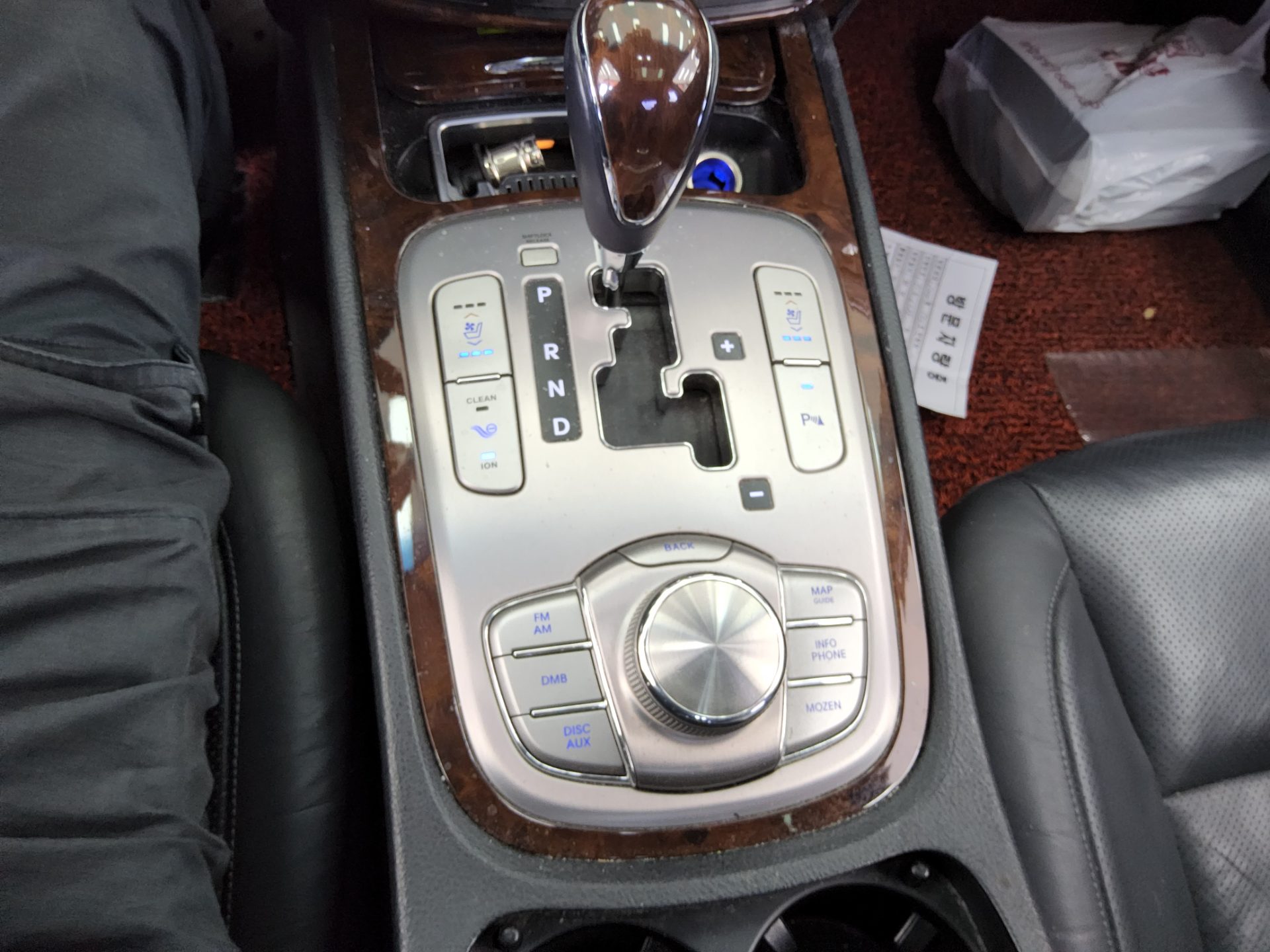 هيونداي جينيسيس Bh 380 Royal 2009