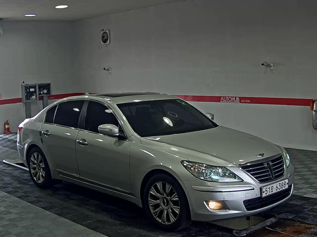 هيونداي جينيسيس Bh 380 Royal 2009