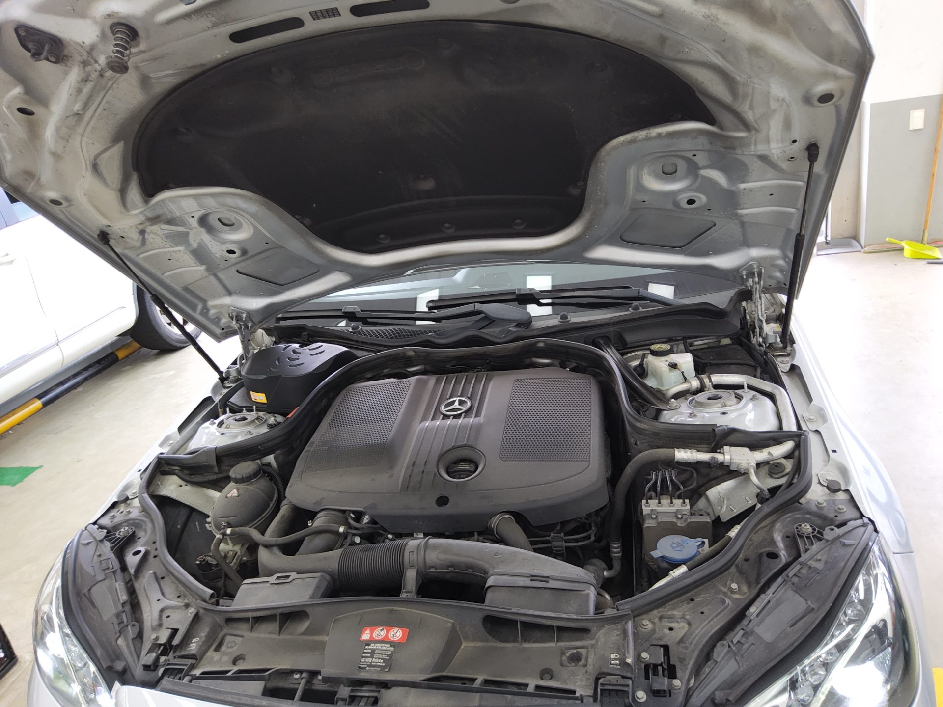 مرسيدس بنز E Class (4Th Gen) E250 Cdi Bluetec فورماتيك Avantgarde 2016 4MATIC