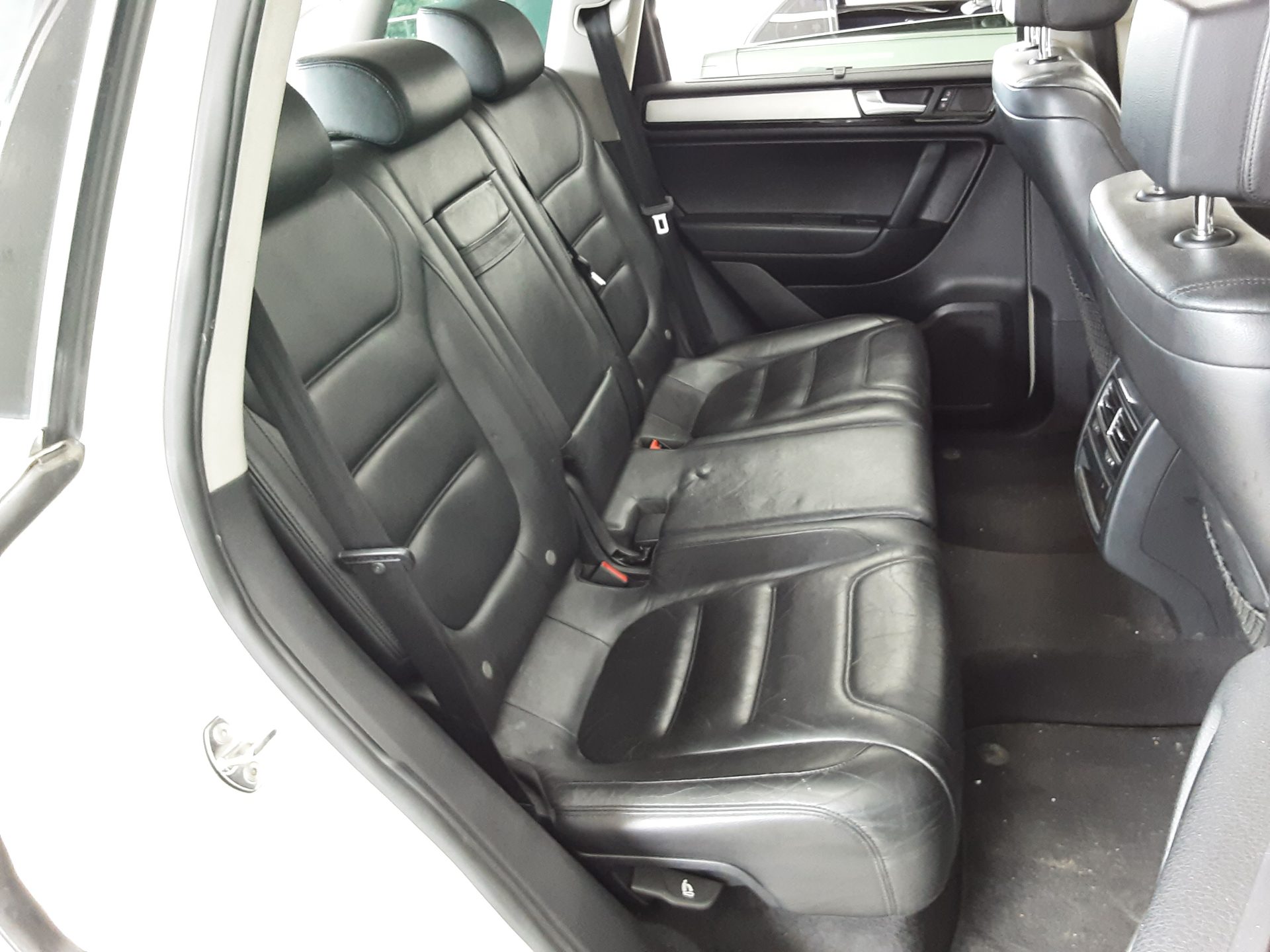فولكس فاجن جديد طوارق (2Nd Gen) 3.0 V6 TDI Bluemotion 2012