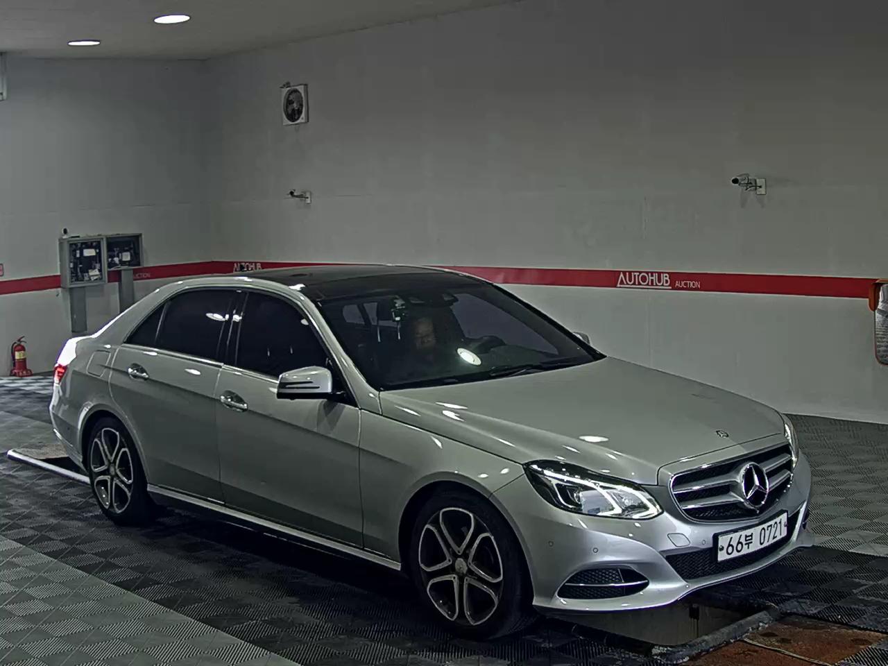 مرسيدس بنز E Class (4Th Gen) E250 Cdi Bluetec فورماتيك Avantgarde 2016 4MATIC