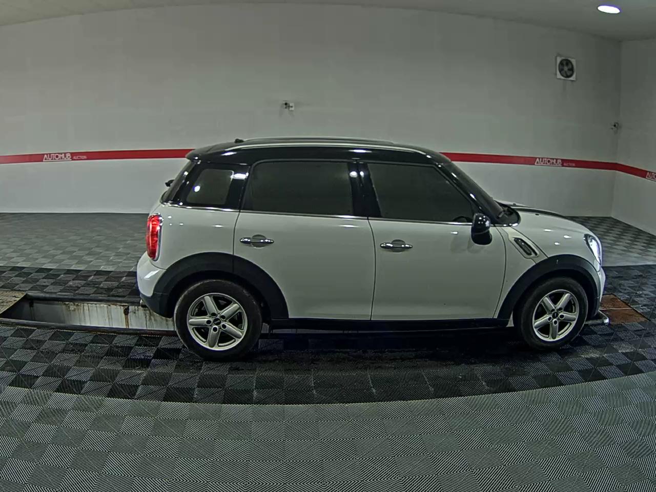 ميني كانتري مان 2.0 D Se 2014 SE