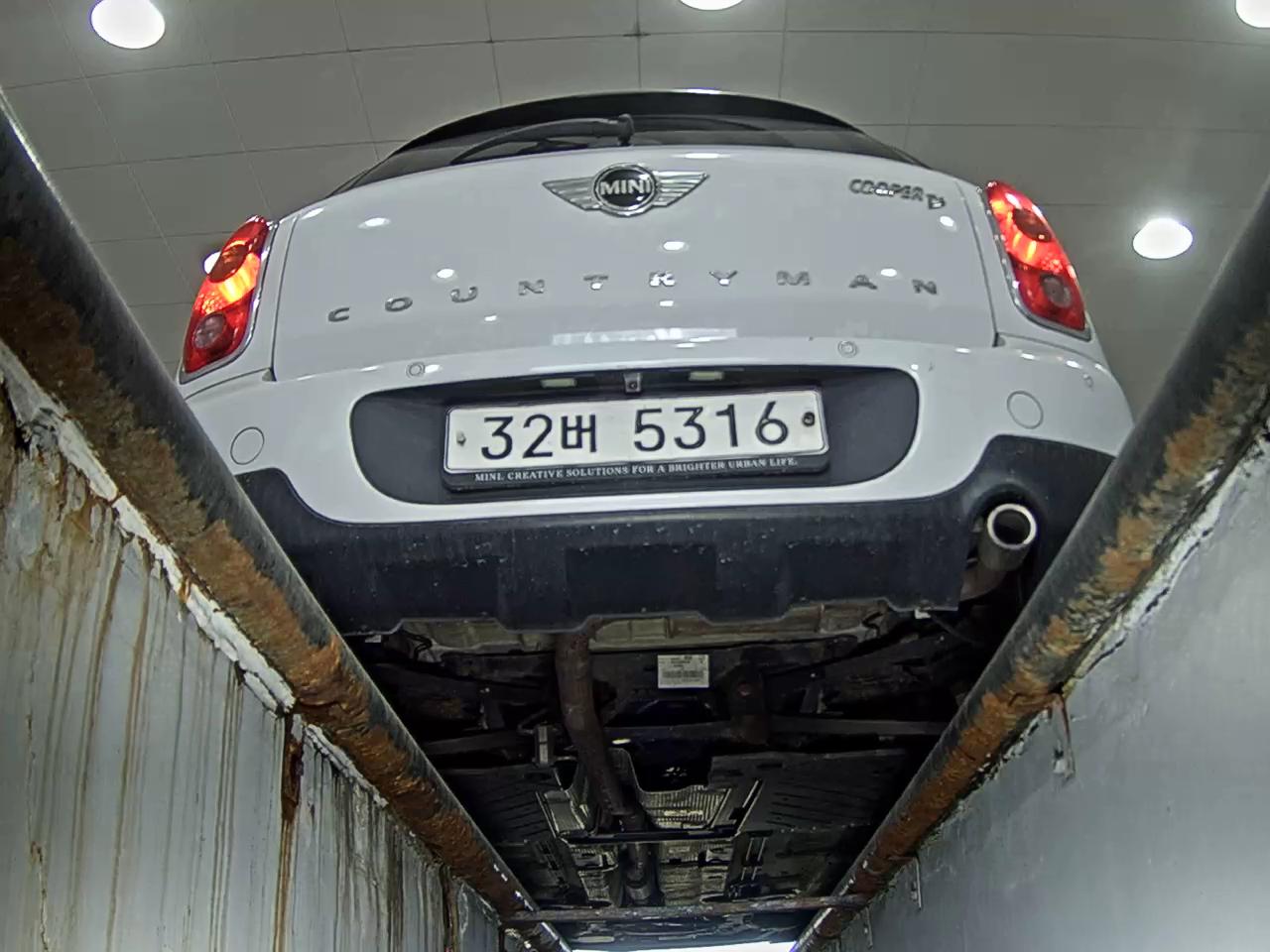 ميني كانتري مان 2.0 D Se 2014 SE