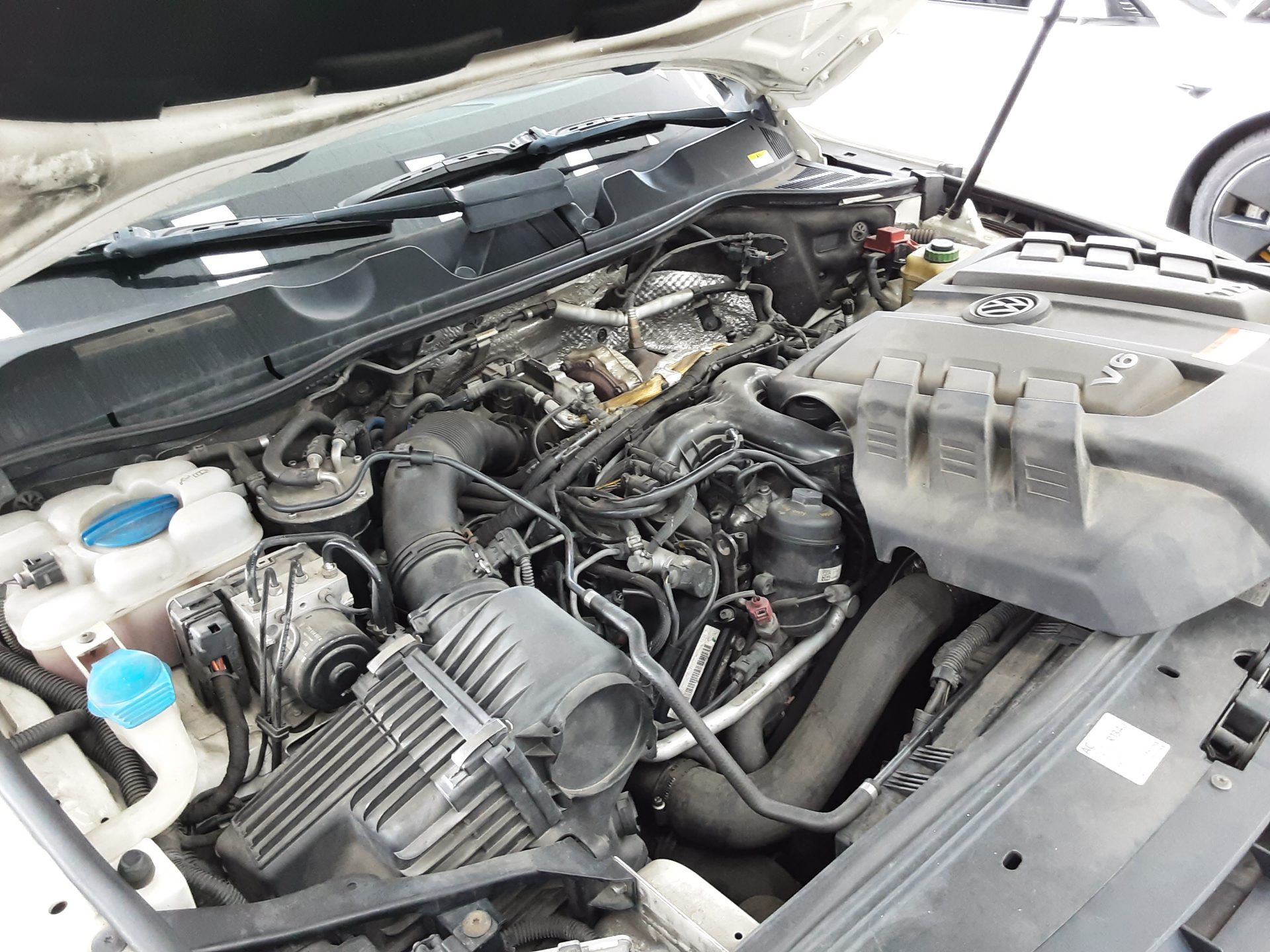 فولكس فاجن جديد طوارق (2Nd Gen) 3.0 V6 TDI Bluemotion 2012