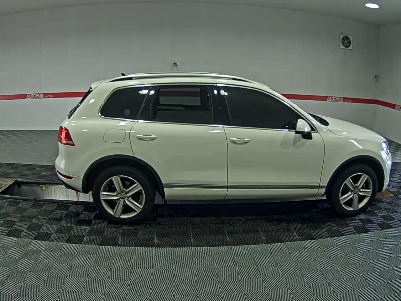 فولكس فاجن جديد طوارق (2Nd Gen) 3.0 V6 TDI Bluemotion 2012