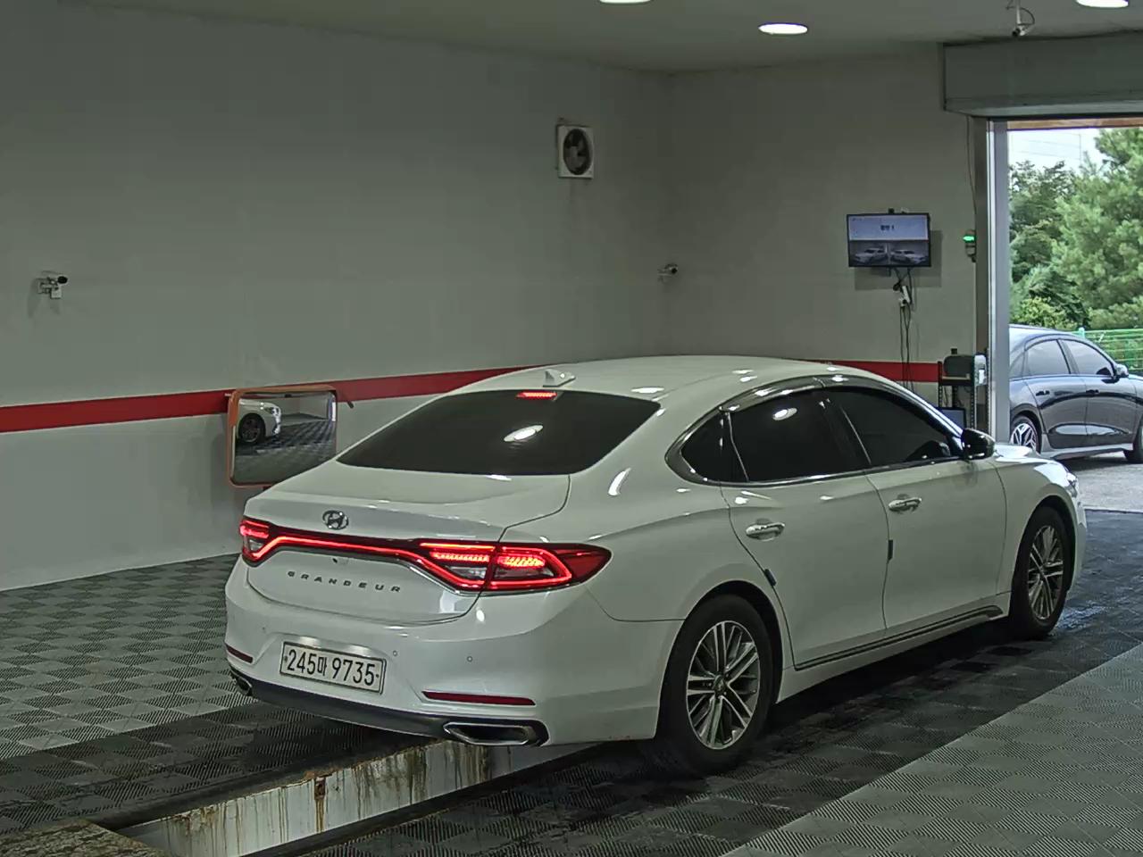 2019 - hyundai grandeur