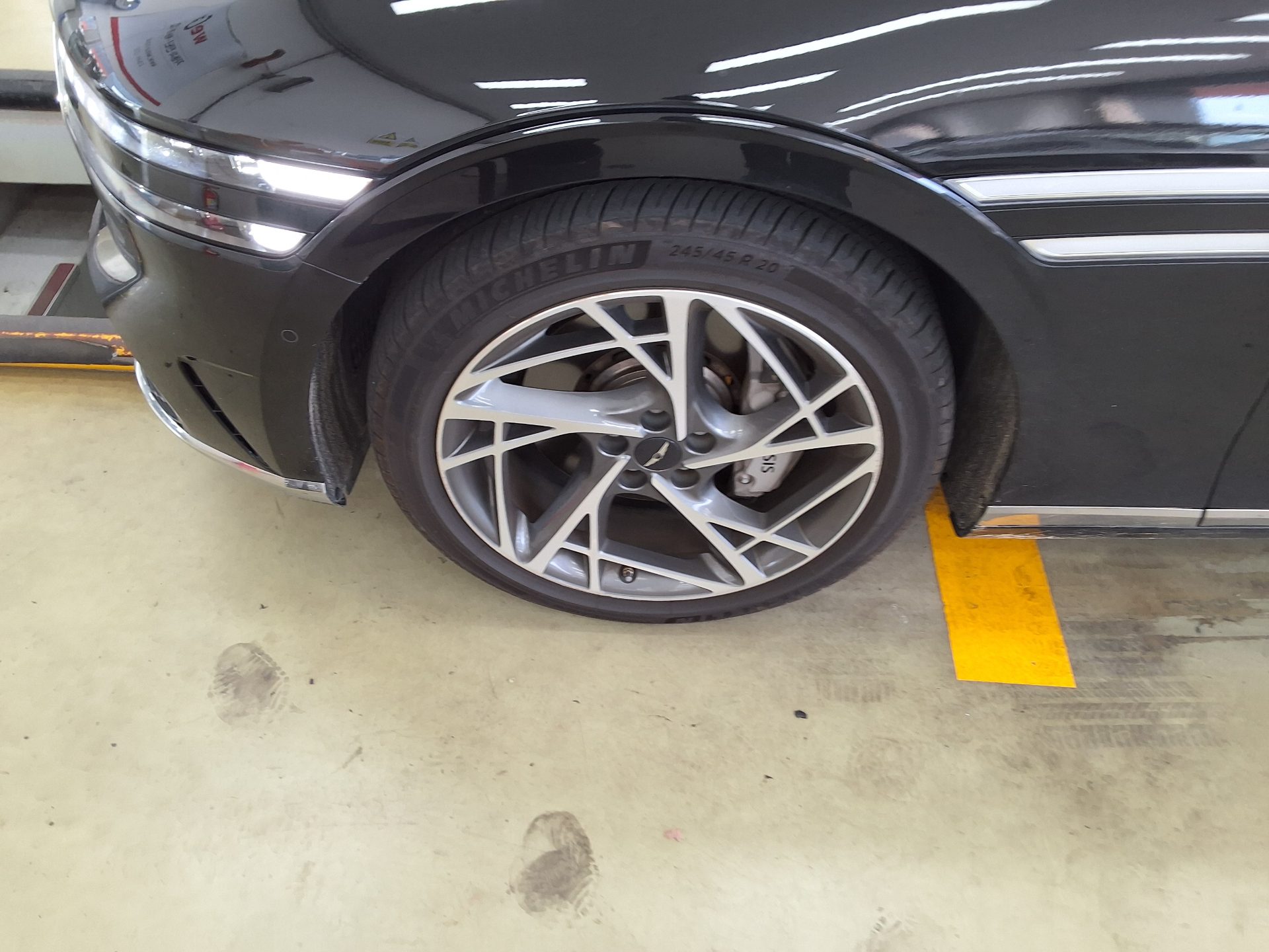 جينيسيس جينيسيس G90 2023 TURBO دفع رباعي BASE