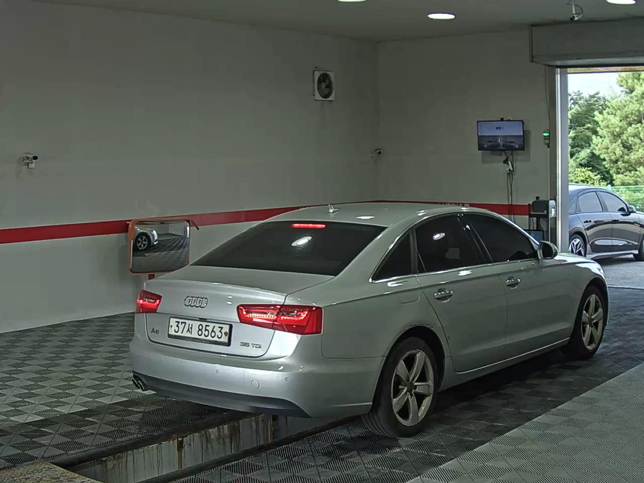 أودي إيه 6 (4Th Gen) 35 TDI Dynamic 2015
