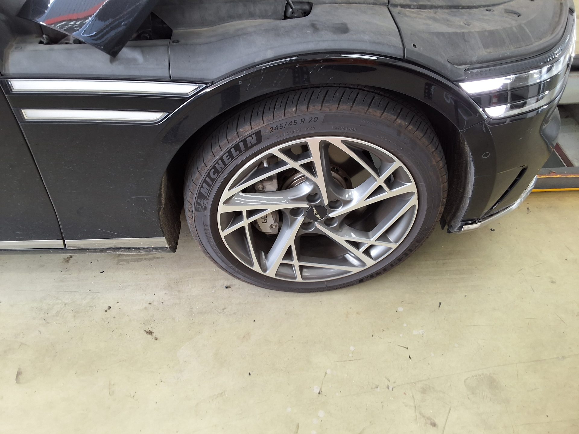 جينيسيس جينيسيس G90 2023 TURBO دفع رباعي BASE