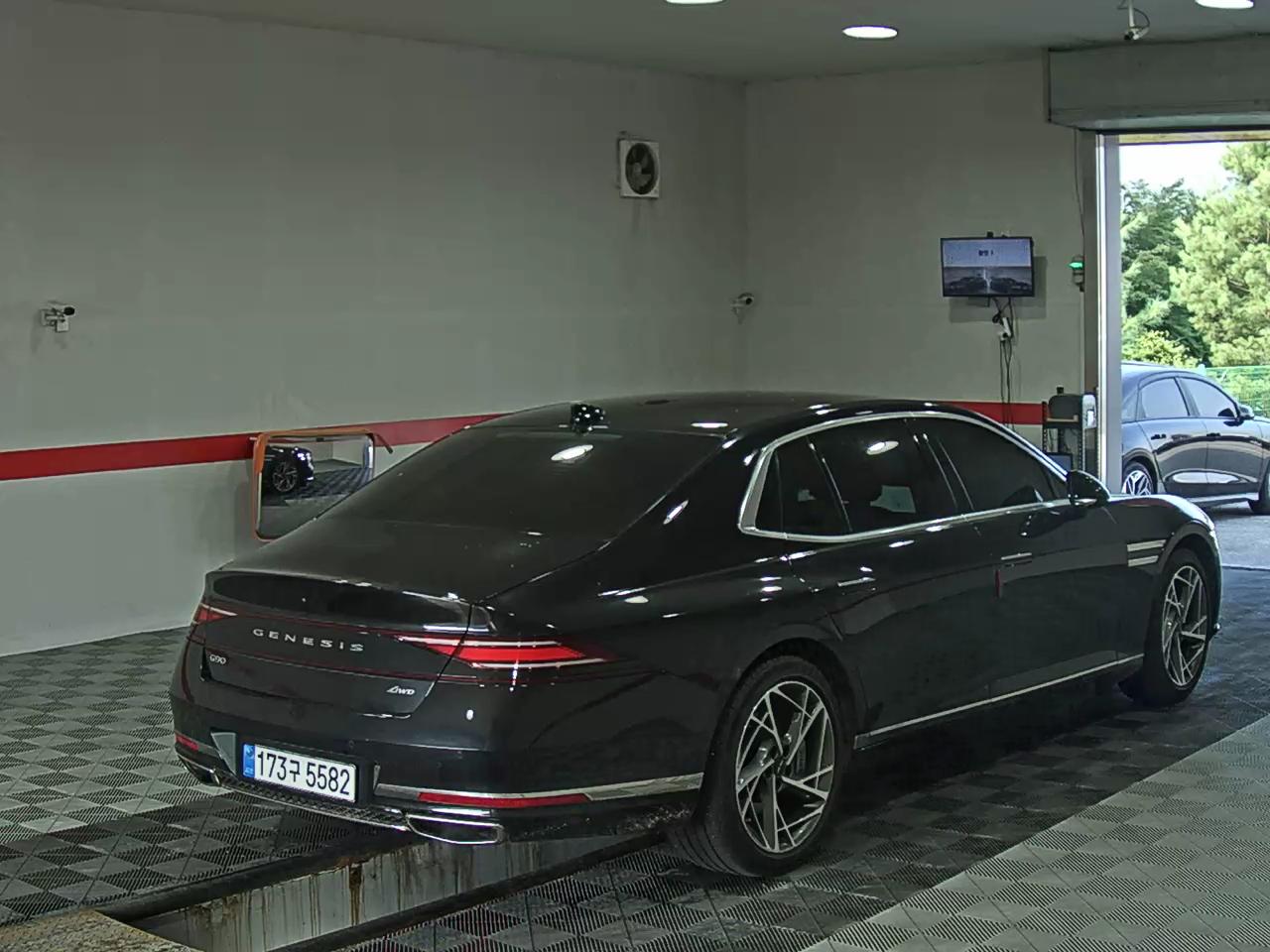 جينيسيس جينيسيس G90 2023 TURBO دفع رباعي BASE