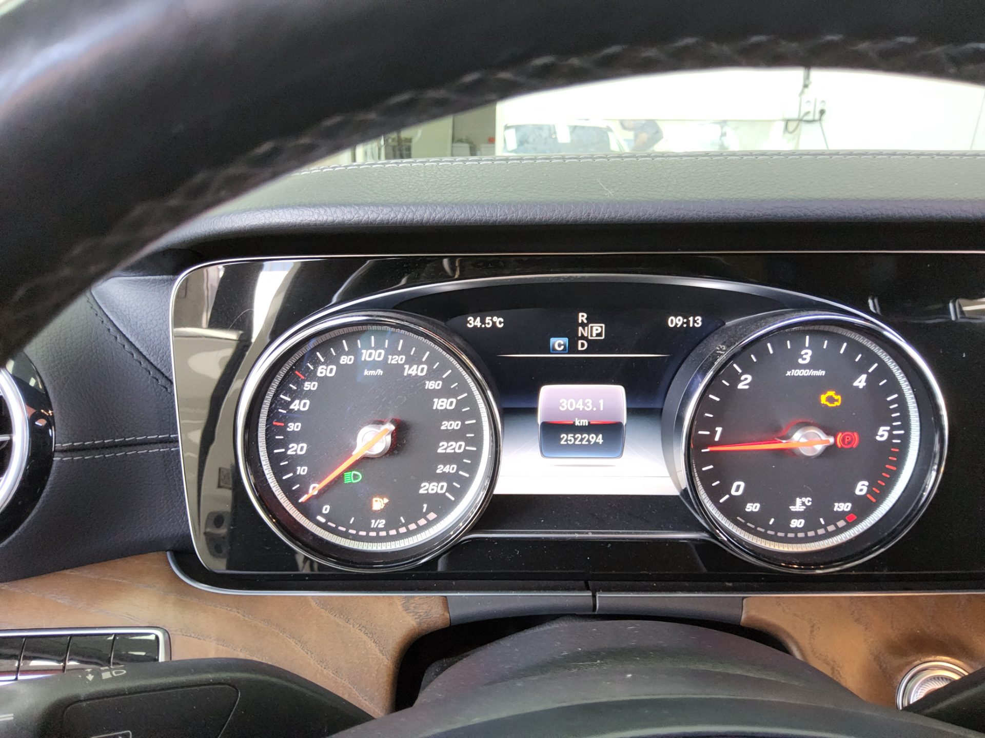 مرسيدس بنز E Class (5Th Gen) E220D فورماتيك إكسكلوسيف 2018 E220d 4MATIC إكسكلوسيف