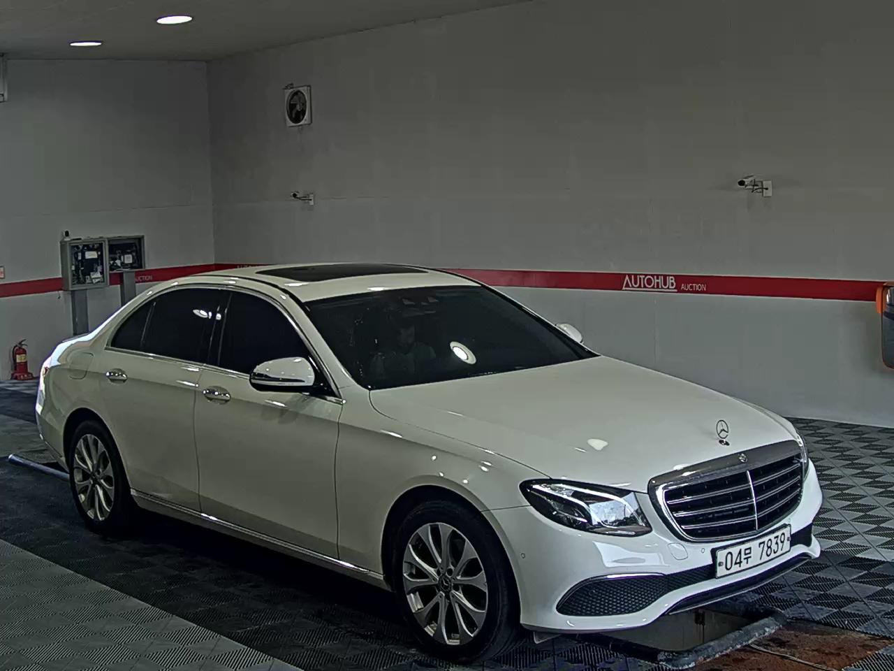 مرسيدس بنز E Class (5Th Gen) E220D فورماتيك إكسكلوسيف 2018 E220d 4MATIC إكسكلوسيف