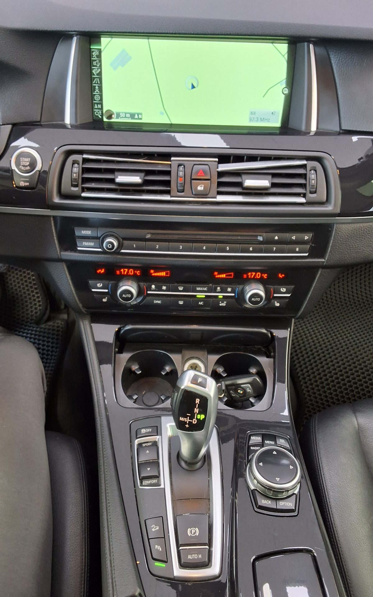 بي إم دبليو 5 Series (6Th Gen) 520D إكس درايف 2014 520d