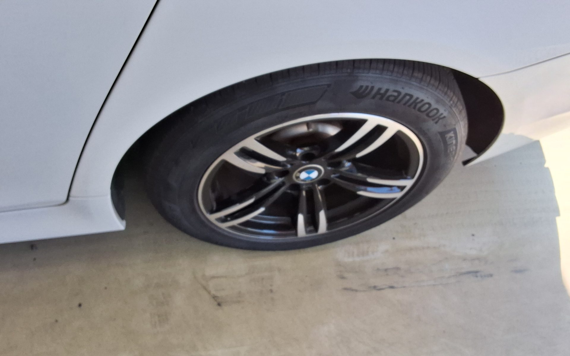 بي إم دبليو 5 Series (6Th Gen) 520D إكس درايف 2014 520d