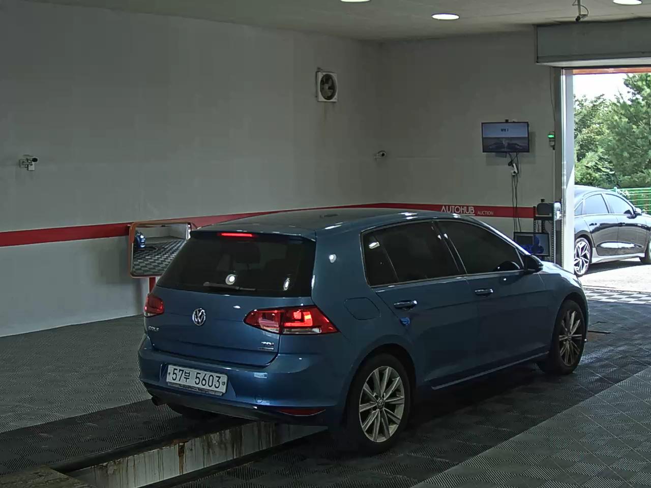 فولكس فاجن جولف (7Th Gen) 1.6 TDI Bluemotion 2014