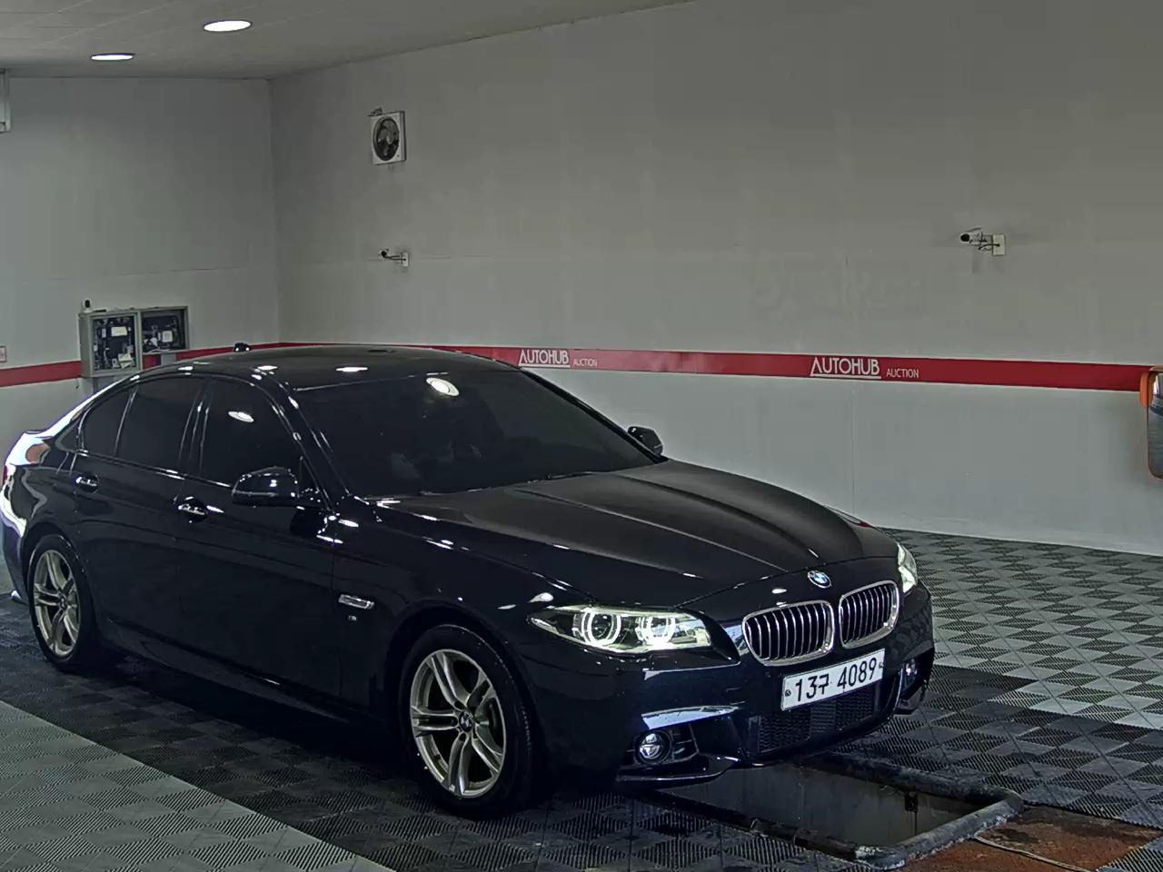 بي إم دبليو 5 Series (6Th Gen) 520D إكس درايف M Aerodynamic Pro 2016 520d