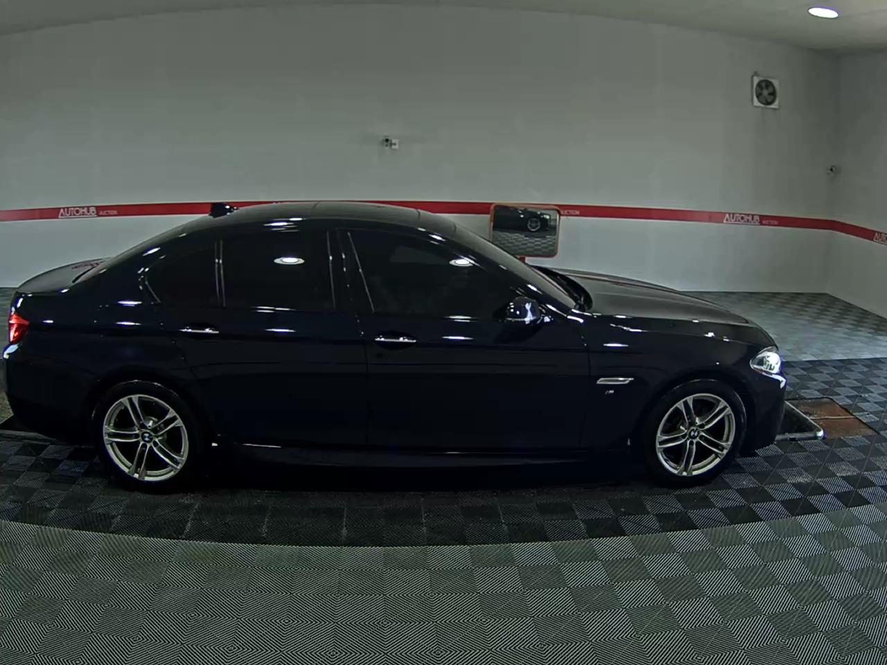 بي إم دبليو 5 Series (6Th Gen) 520D إكس درايف M Aerodynamic Pro 2016 520d