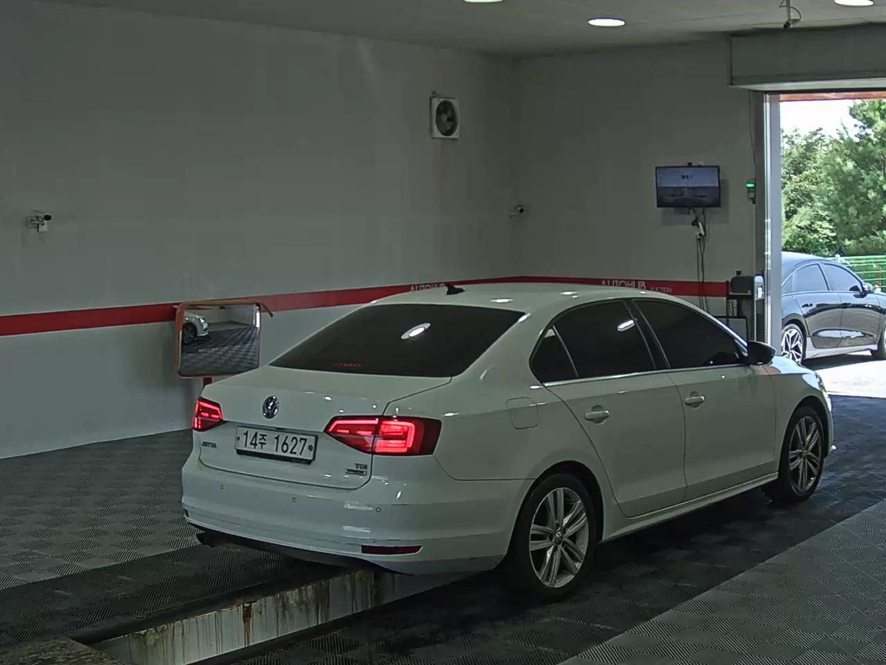 فولكس فاجن جيتا (6Th Gen) 2.0 TDI Bluemotion بريميوم 2015 بريميوم