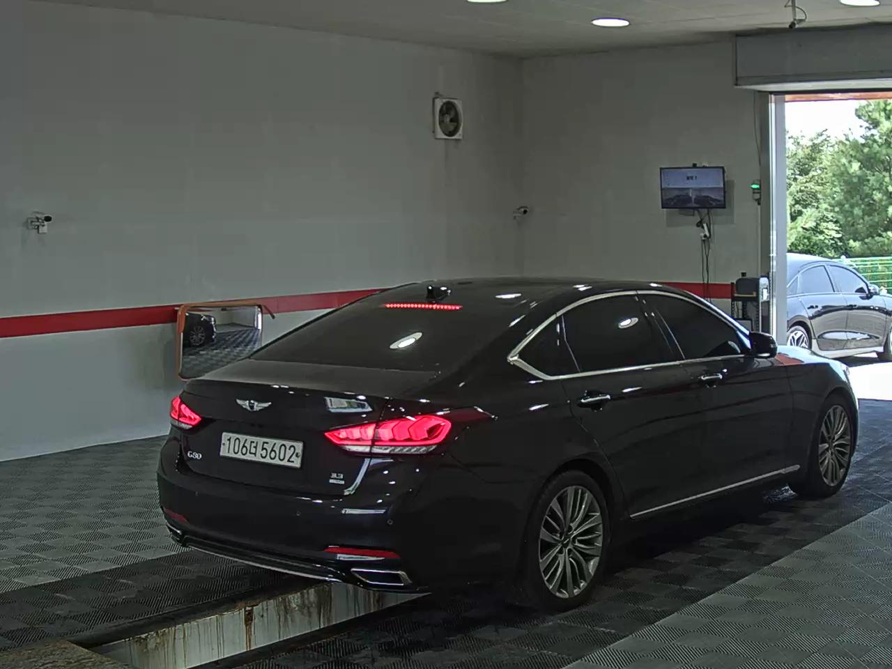 2018 - genesis g80