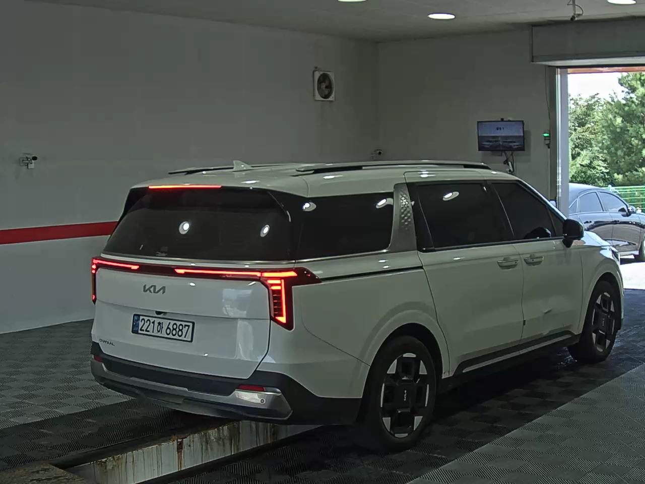 2025 - kia carnival
