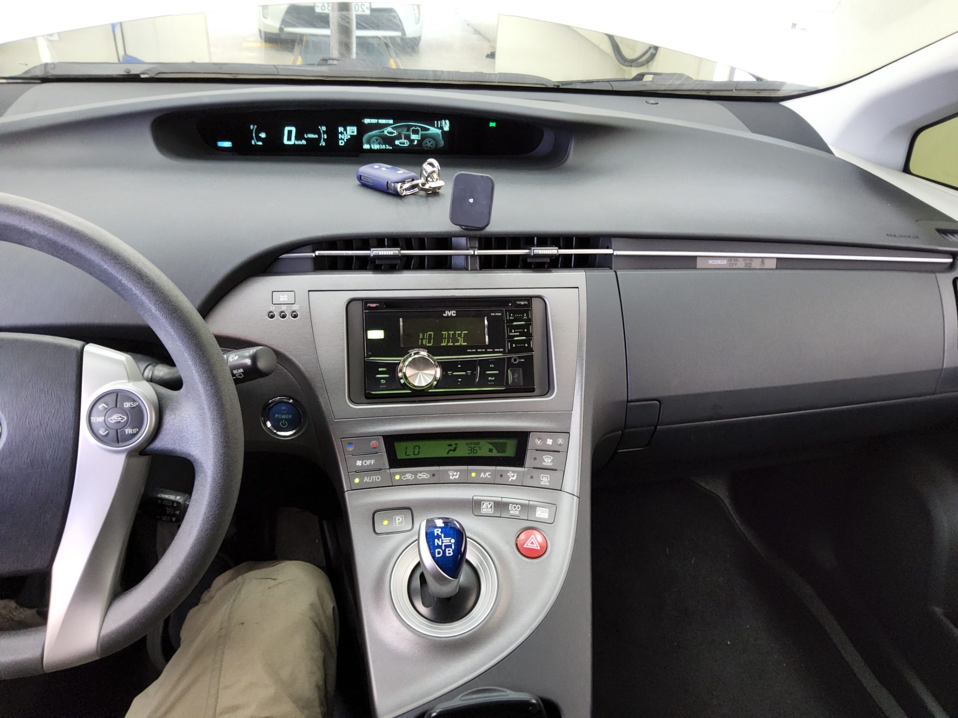 2012 - toyota prius