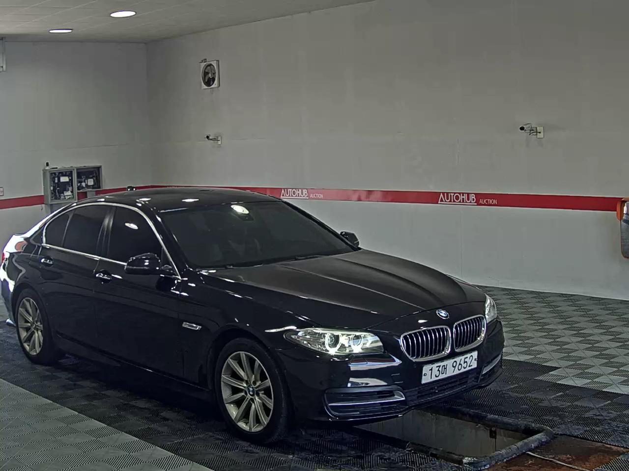 بي إم دبليو 5 Series (6Th Gen) 528I إكس درايف 2015 528i