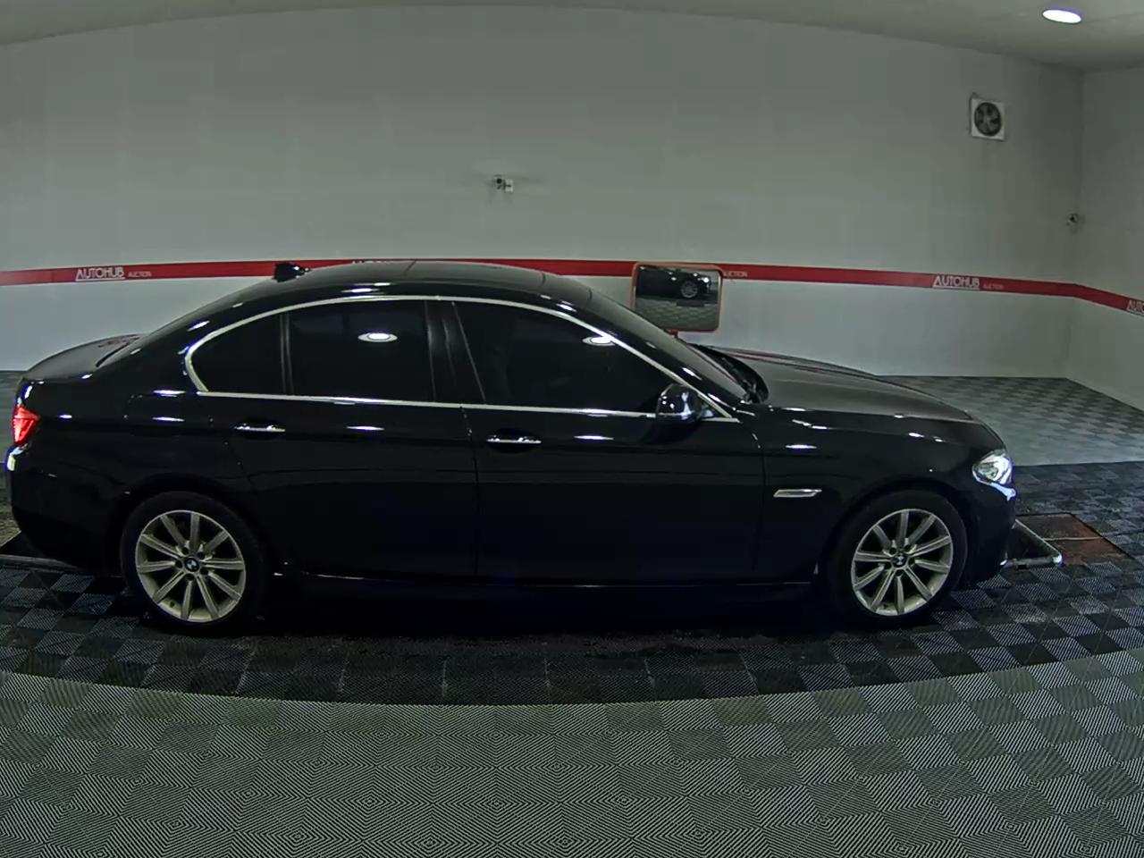 بي إم دبليو 5 Series (6Th Gen) 528I إكس درايف 2015 528i