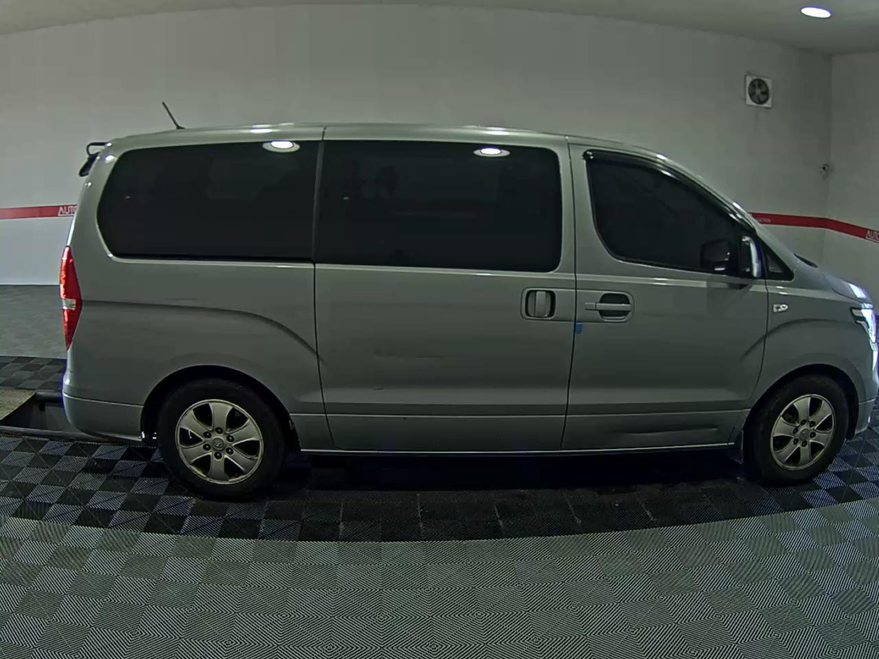 هيونداي الجديد جراند ستاركس 11 Seater ديزل سمارت 2020 SMART