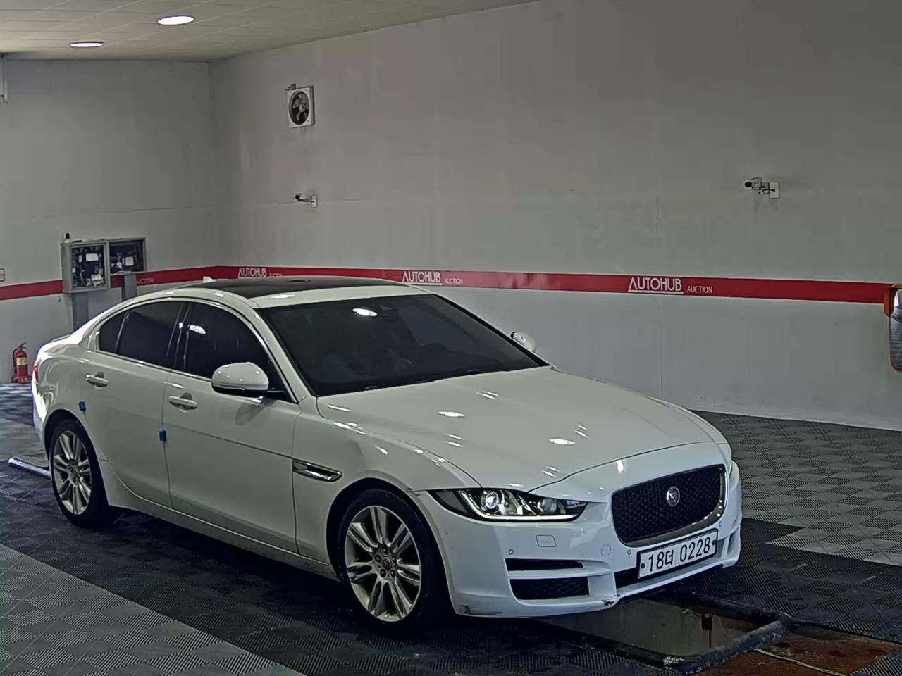 جاكوار Xe 2.0 20D بريستيج 2016 PRESTIGE