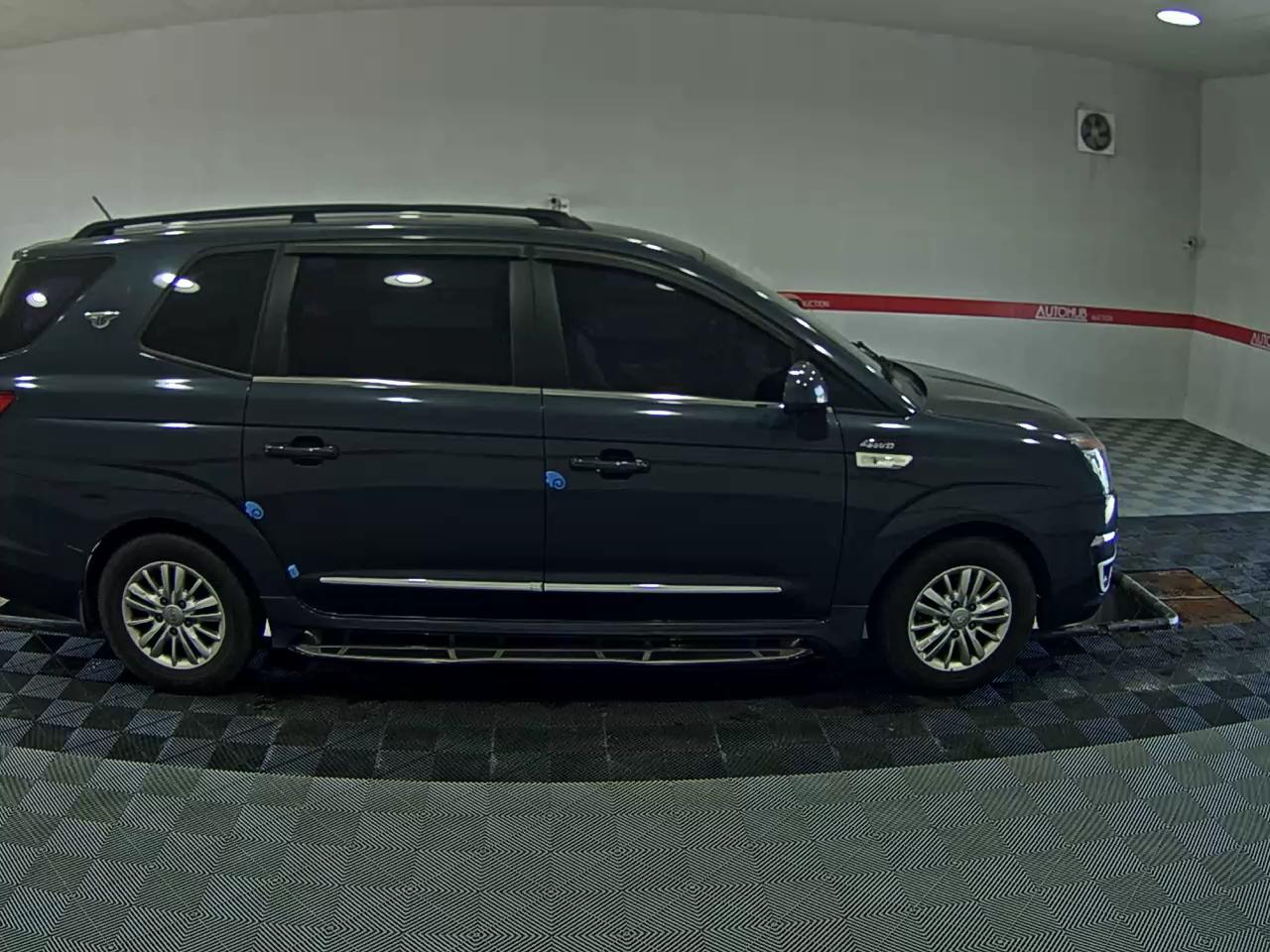 كي جي موبيليتي Mobility (سانج يونج) كوراندو Tourismo 2.2 دفع رباعي 9 Seater Tx بلس 2017 PLUS