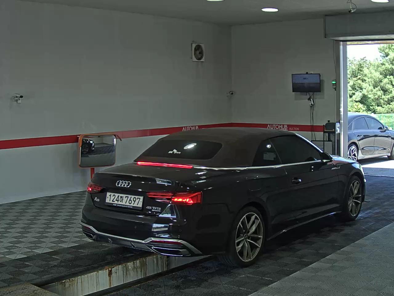أودي إيه 5 (2Nd Gen) 45Tfsi كواترو Cabriolet 2021