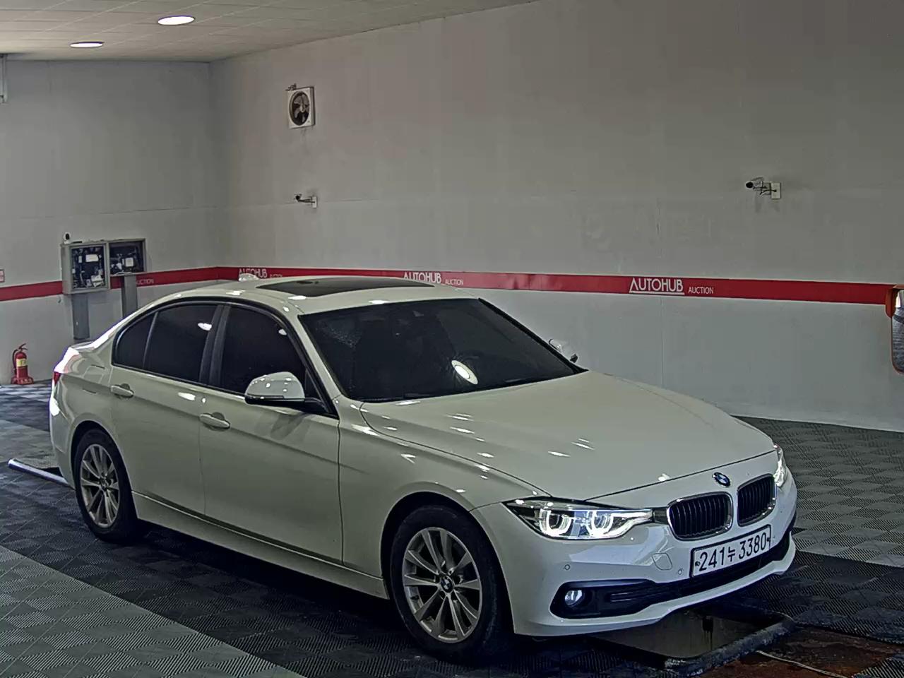 بي إم دبليو 3 Series (6Th Gen) 320D 2017 320d