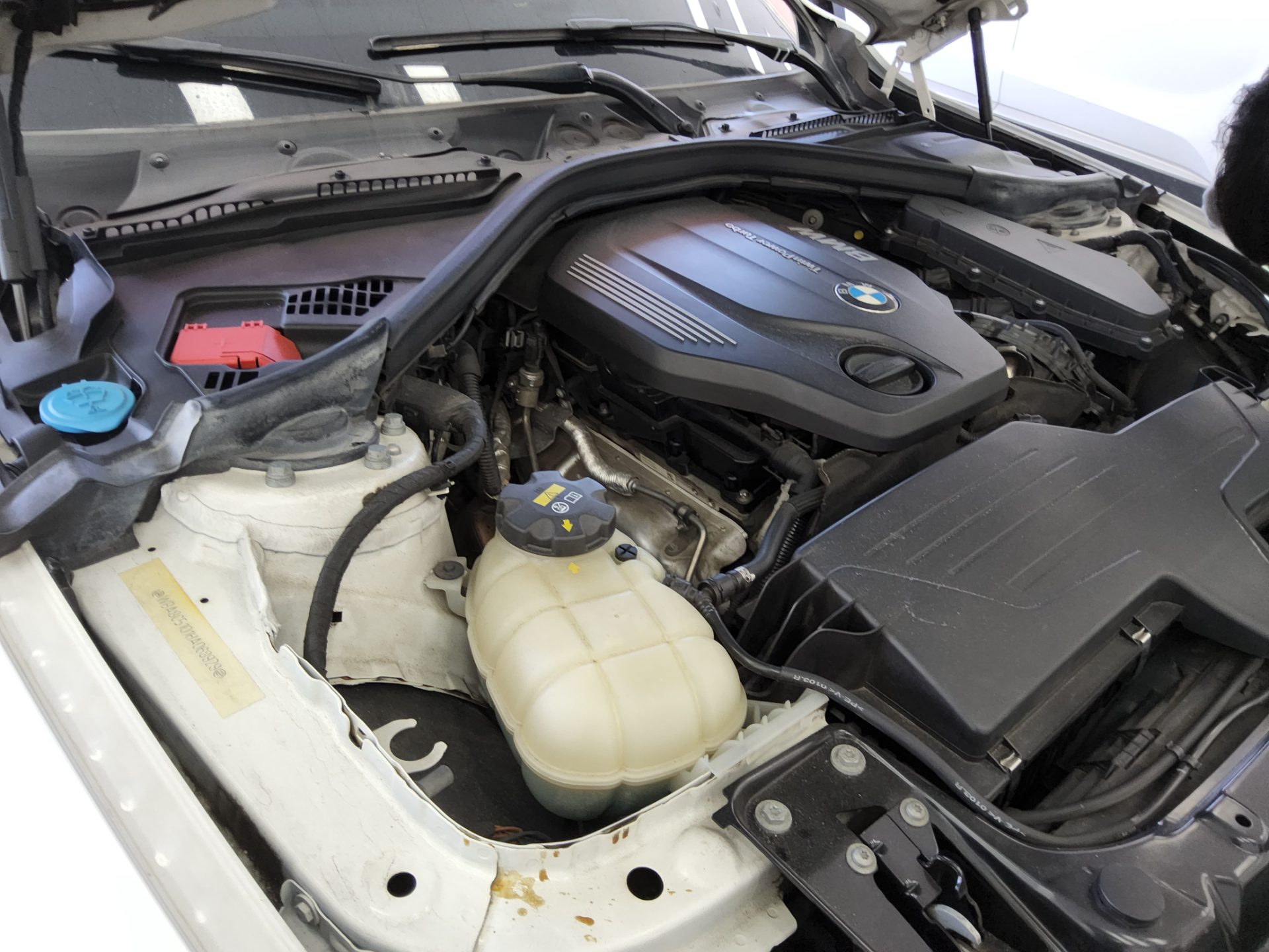بي إم دبليو 3 Series (6Th Gen) 320D 2017 320d