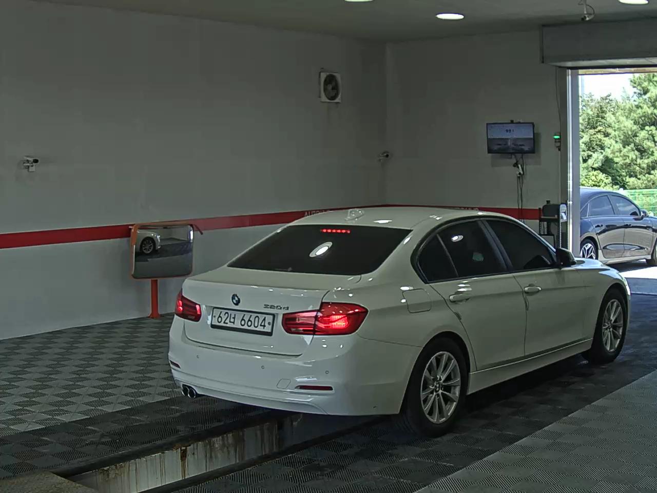 بي إم دبليو 3 Series (6Th Gen) 320D 2017 320d