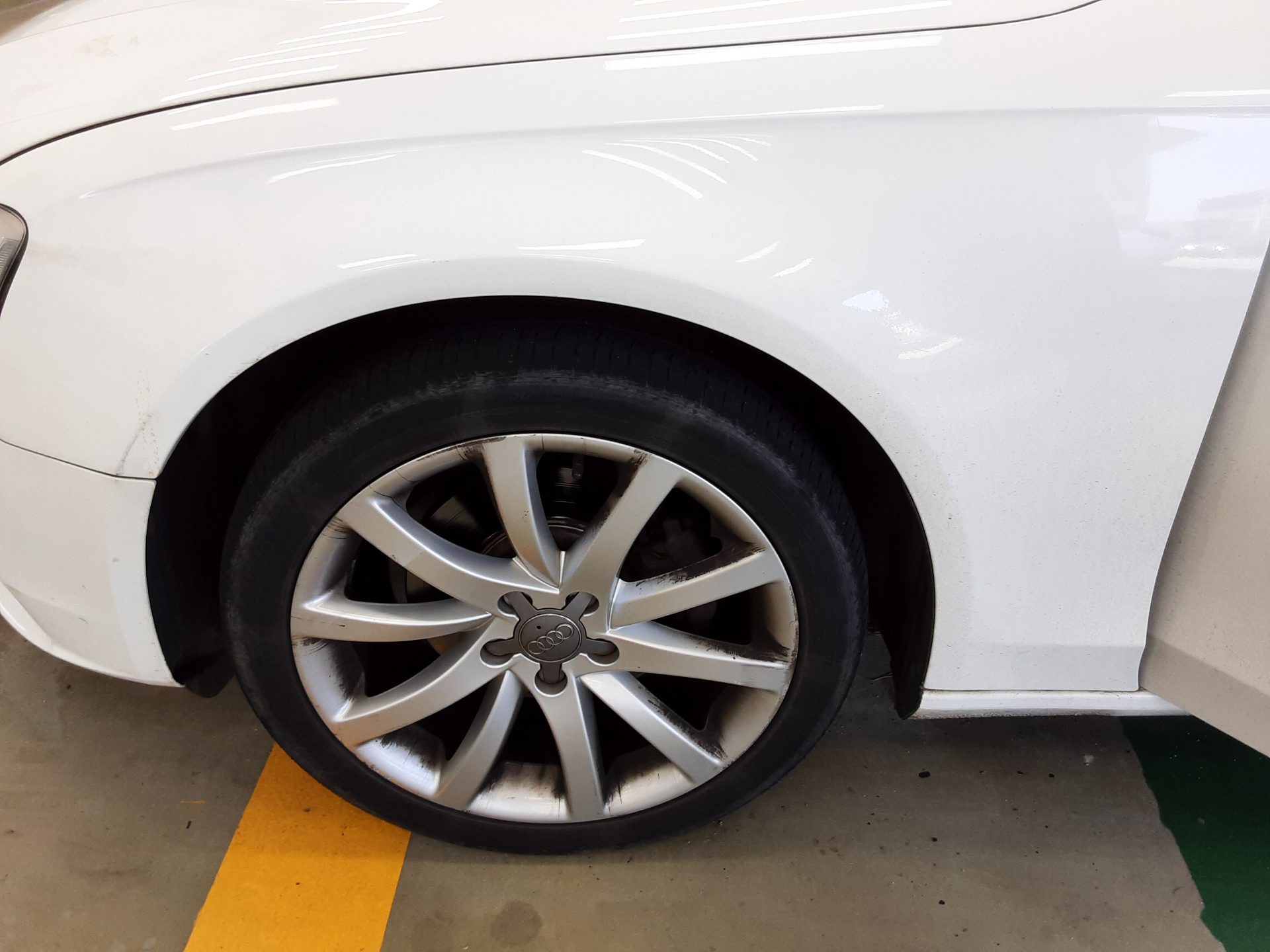 أودي إيه 4 (4Th Gen) 2.0 TDI كواترو Dynamic 2014