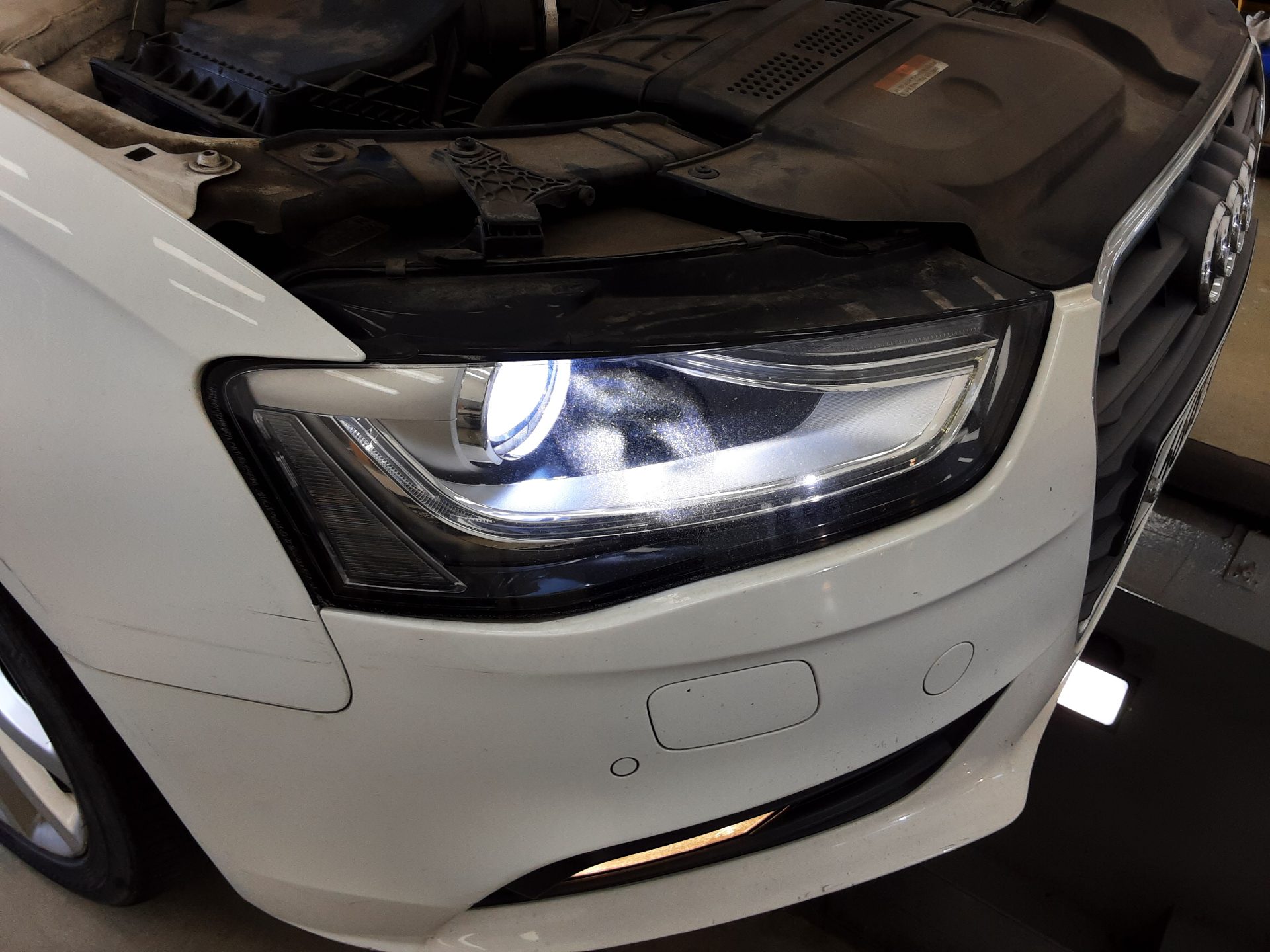 أودي إيه 4 (4Th Gen) 2.0 TDI كواترو Dynamic 2014